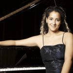 Pianistin Meryem Natalie Akdenizli am Piano